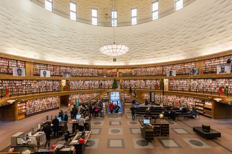 De stadsbibliotheek van Stockholm, met zijn indrukwekkende galerijen en rotunda. Beeld Arild Vågen