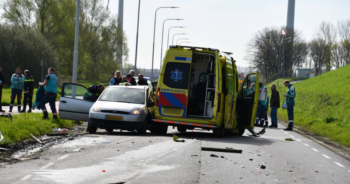 Gewonden bij ongeval met ambulance in Terneuzen.