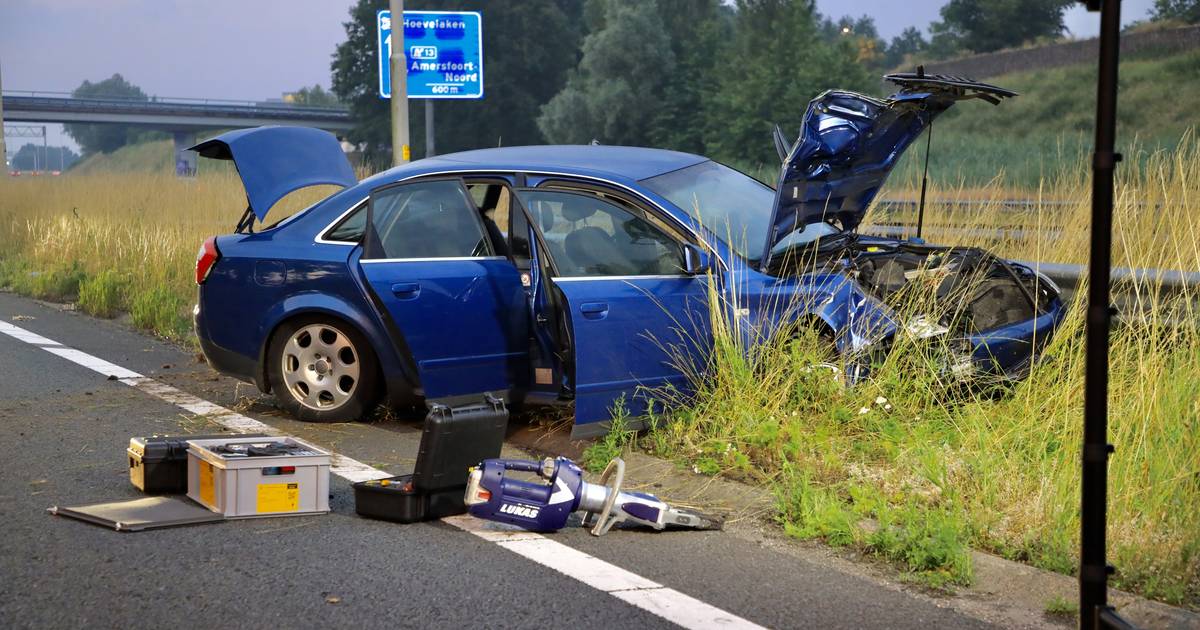 Zwangere vrouw gewond na ernstig ongeluk op A1.