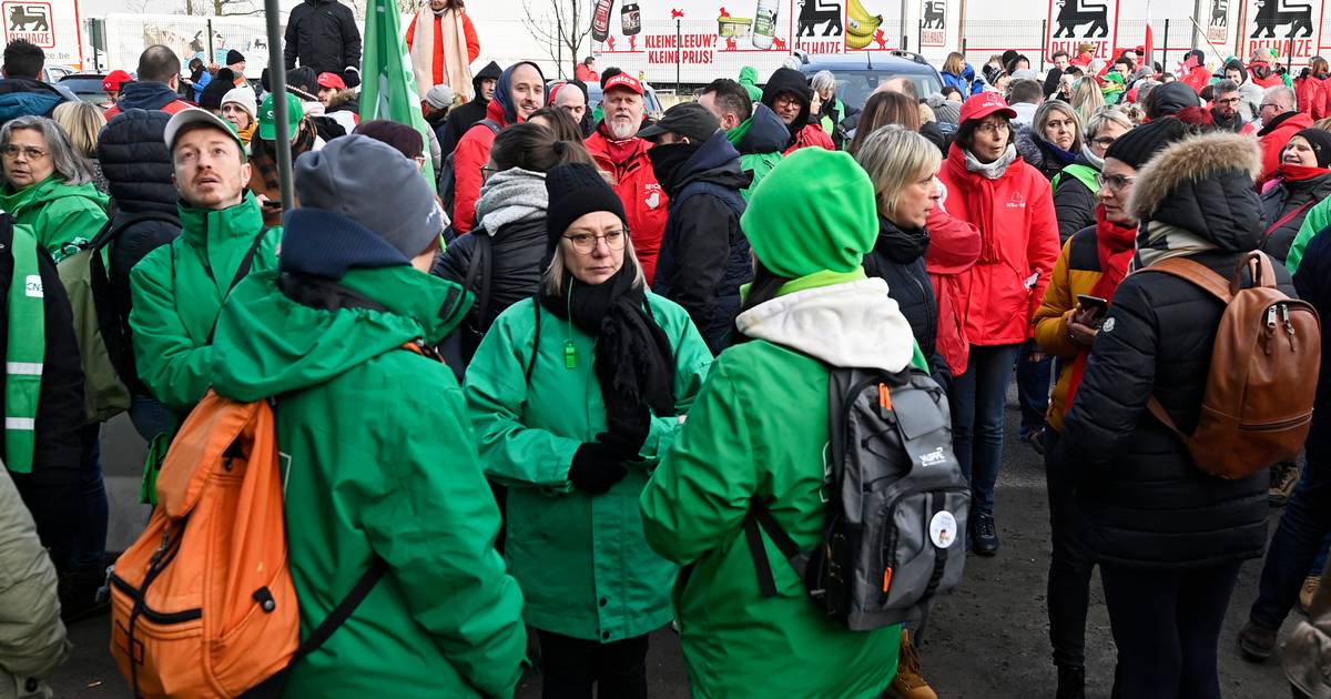 Les syndicats organiseront demain des actions de solidarité dans 40 magasins Delhaize |  Intérieur