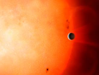 Astronomen vinden ‘naakte kern’ van verre reuzenplaneet
