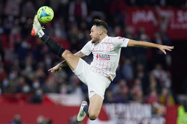 Lucas Ocampos in het shirt van Sevilla. Beeld Joaquin Corchero/Europa Press via Getty Images