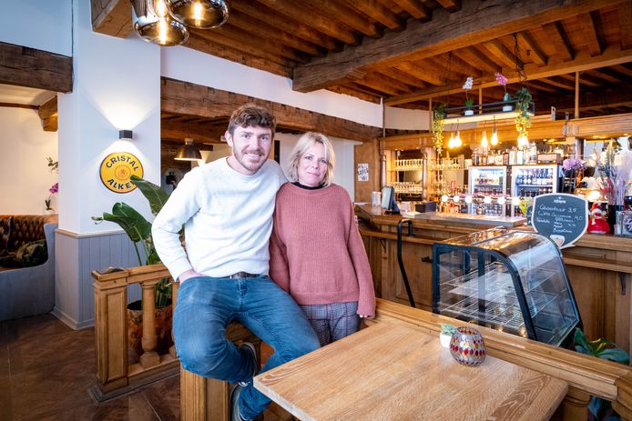 Roel Andries en Jolijn Van Moer openen Lady Nelson op de Wollemarkt