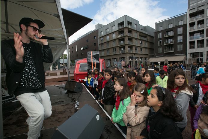 Een archiefbeeld van Genkse hiphoppers op het podium in hun thuisstad.