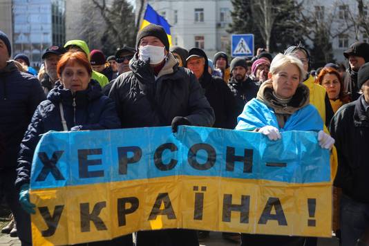 Tijdens de bezetting kwamen inwoners op straat. "Cherson is Oekraïne", luidde hun boodschap.
