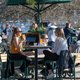 In deze Europese landen mogen terrassen, cafés en restaurants binnenkort terug open
