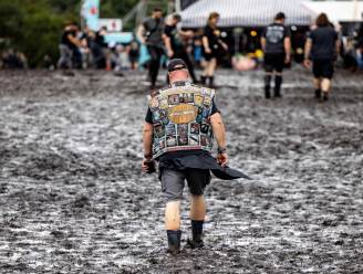 Metalfestival Wacken laat geen fans meer binnen wegens hevige regenval: terrein is één grote modderpoel