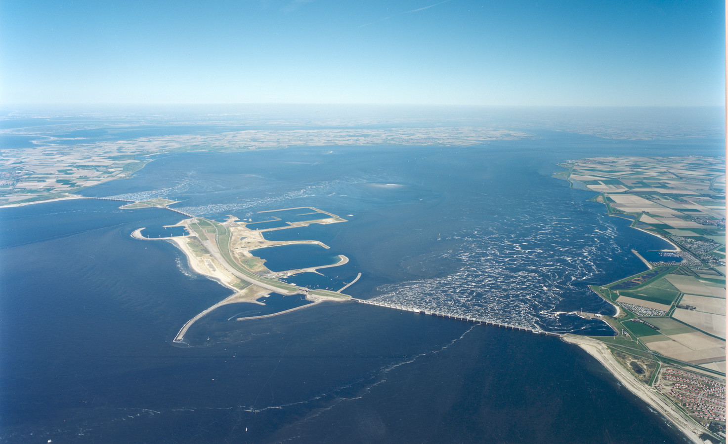 Vervuiling in de Oosterschelde is een probleem wat al veel langer speelt (en niet makkelijk op