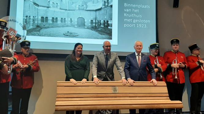 Honderdjarig Bosch Belang schenkt de stad een bankje: ‘We willen alle Bosschenaren een zetel geven’