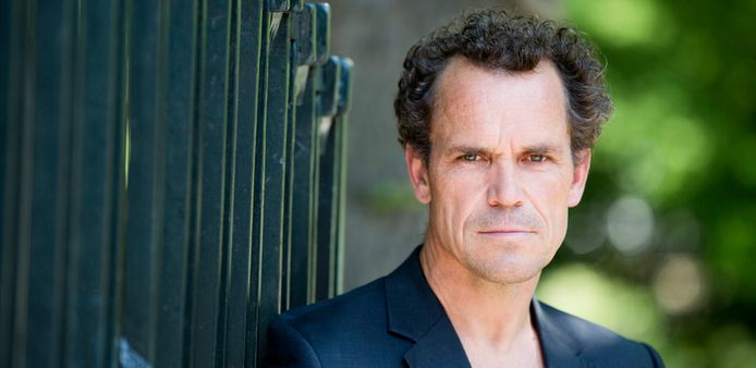 Psychiater Bram Bakker: ‘Alles wat tot ontspanning leidt, is goed voor je in deze crisis’.