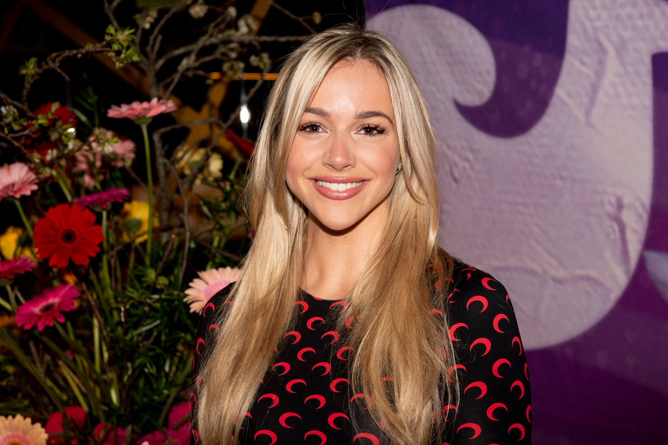 Emma voelt zich een zeemeermin en Enzo koopt peperdure auto voor