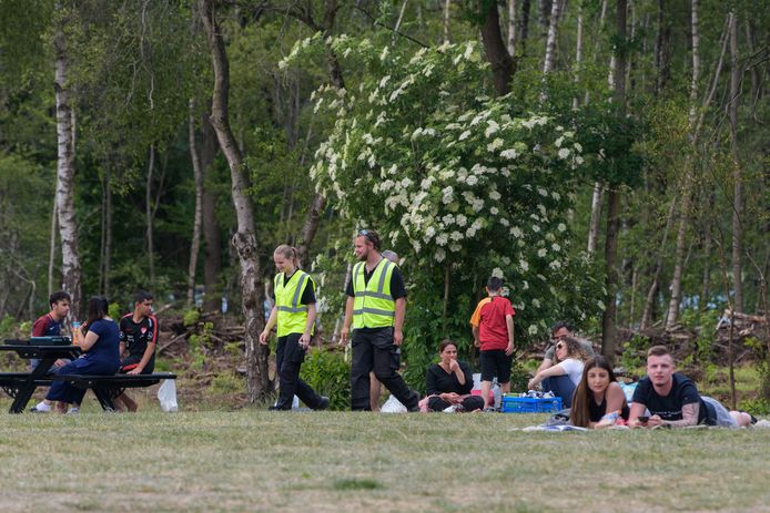 Tijdens het afgelopen pinksterweekend werden nog beveiligers ingezet op Het Rutbeek om de drukte in goede banen te leiden. Nu gebeurt dat alleen nog als de veiligheid in geding dreigt te raken.