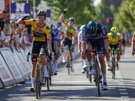 Tim van Dijke ideale lead-out voor winnende Olav Kooij