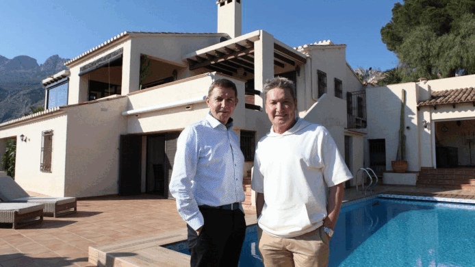 Luc Appermont en Bart Kaëll tonen voor het eerst hun vakantiehuis in Spanje.