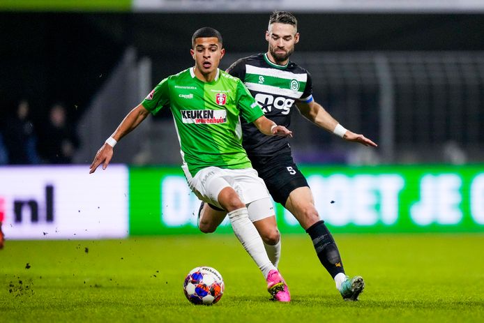 Willem II heeft een lijntje uitgegooid naar FC Dordrecht-smaakmaker en Feyenoord-huurling Ilias Sebaoui.