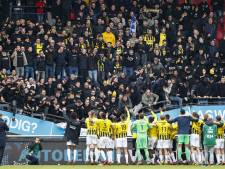 Deze Vitesse-supporters stonden in het uitvak in De Goffert, toen het instortte: ‘Ik hoorde een héél harde krak. Alsof een boom omvalt’