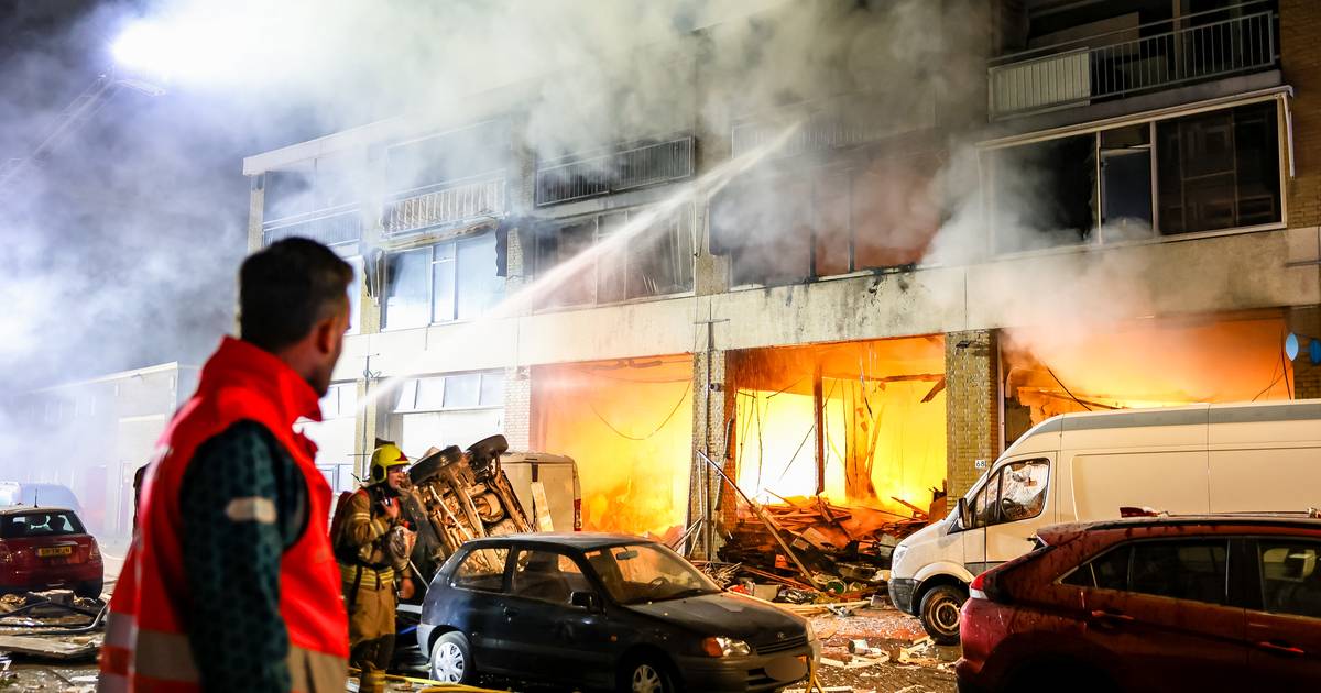 Major Fire and Explosion in Rotterdam Housing Complex – One Person Injured