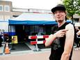 Nathan van Kleeff uit De Glind haalde maandag ook zijn vaccinatie bij de prikbus in Scherpenzeel: ,,Mijn eerste prik zou ik de 24ste halen en de tweede op 19 augustus. Nu ben ik in één keer klaar, net zo makkelijk”