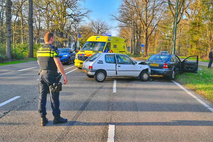Bestuurder gewond bij ongeluk op N69 tussen Valkenswaard en Aalst.