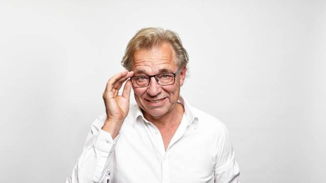 "Martinez zit in de bijverdienste. Stijlvol oogt zo'n midweekse schnabbel van een bondscoach niet"
