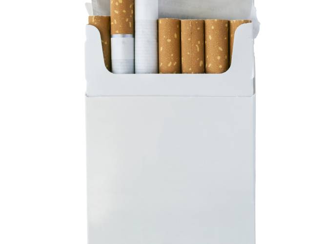 Het is menens in Nederland: Pakjes sigaretten van 10 euro