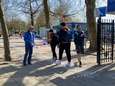 Actievoerders bij station Gorinchem eisen een toilet in treinen op de MerwedeLingelijn