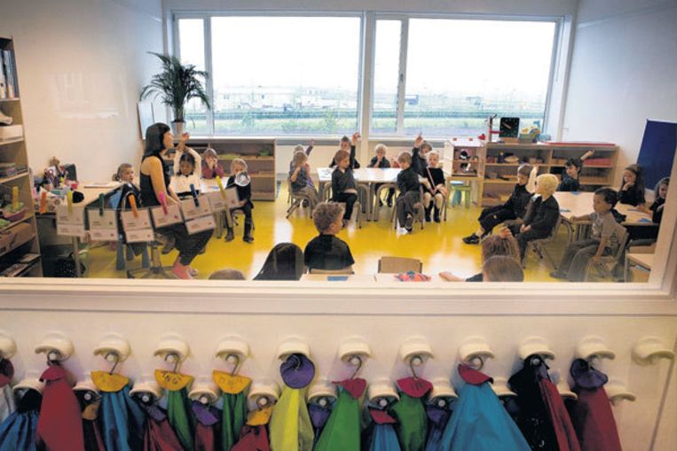 Montessorischool Steigereiland op IJburg werd bijna geheel wit, convenant of niet. Foto Floris Lok Beeld 