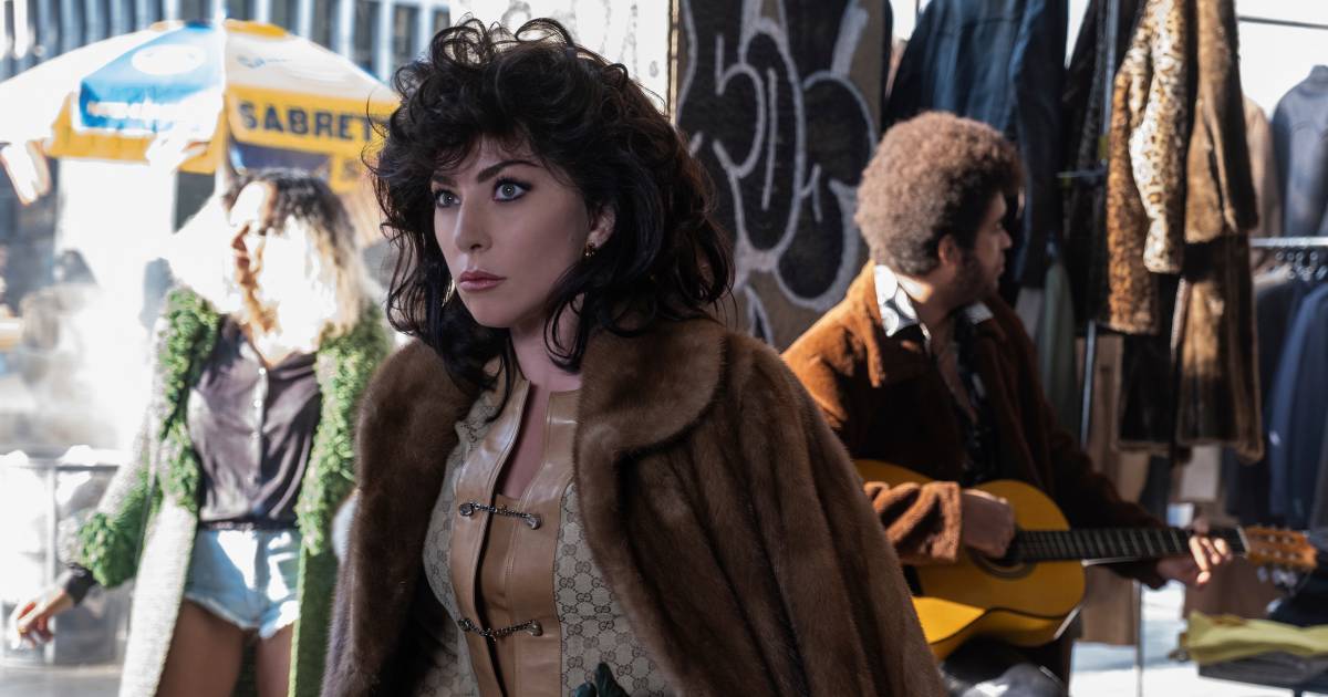 Modehuis ziet omzet stijgen met dank aan Gaga s kledingkast 54