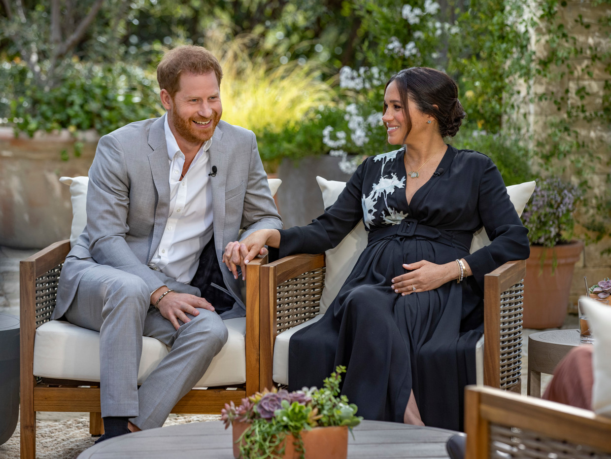 Prins Harry en Meghan tijdens het interview met Oprah Winfrey. Beeld AP