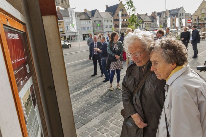Naar aanleiding van de expo over Permeke in het stadhuis stond er in 2012 een tijdelijke erfgoedhalte op de Grote Markt in Poperinge, geplaatst door CO7.