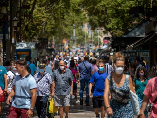Barcelona maakt zich klaar voor nieuwe lockdown: autoriteiten roepen burgers op om thuis te blijven