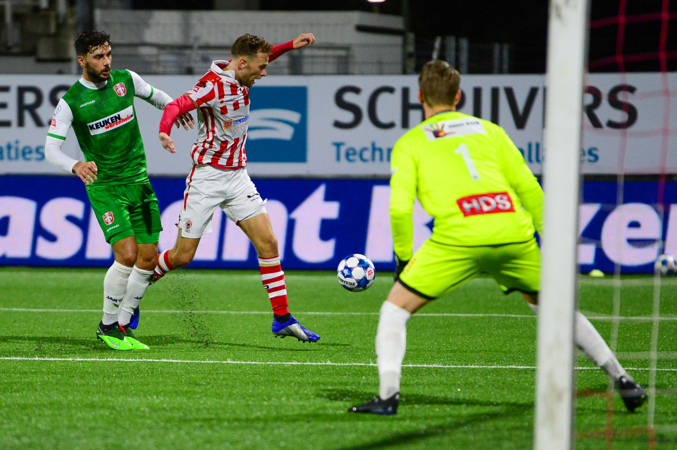 Armoedig FC Dordrecht verliest kelderduel in Oss | Foto | AD.nl