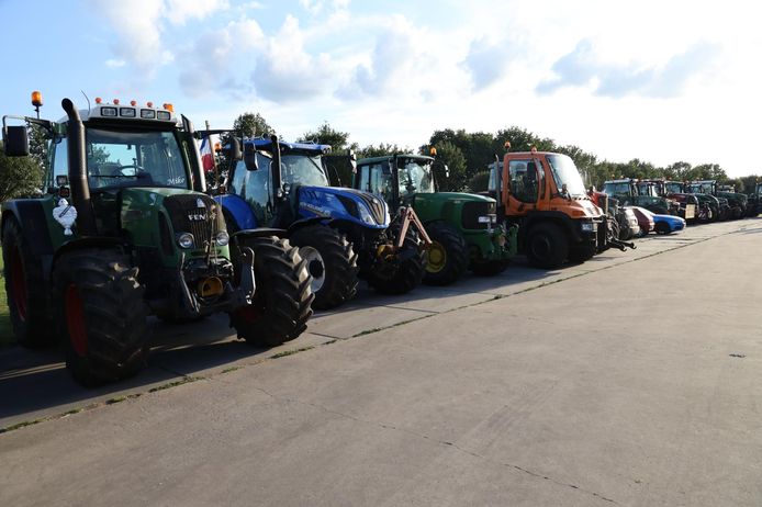Boeren verzamelen in Schaijk om te protesteren tegen het stikstofbeleid.