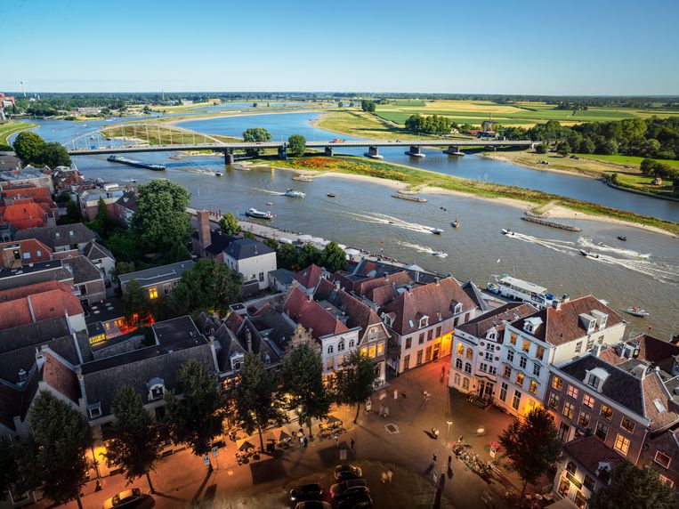 Deventer gezien vanaf de Lebuïnuskerk. Beeld Lars van den Brink