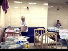 Tientallen baby’s van Oekraïense draagmoeders wachten op ouders