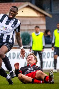 Blessuretijdspektakel bij Montfoort, toeschouwer vervangt arbiter en dit gebeurde nog meer op de voetbalvelden