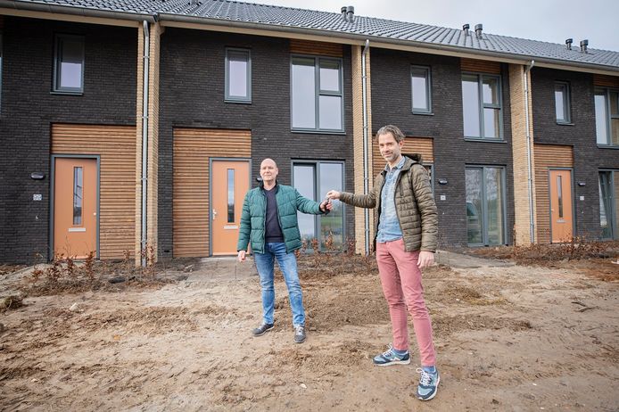 De eerste bewoners van nieuwbouwplan De Wingerd ontvangen deze week hun sleutel.
