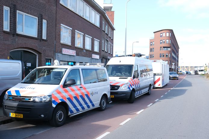 De Zeesluisweg in Den Haag