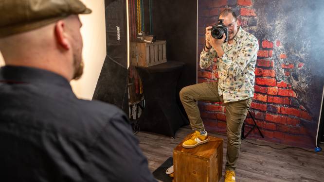 Peaky Blinders-shoot voor kapper Joop in Rijssen levert hem een mooi bedrag op