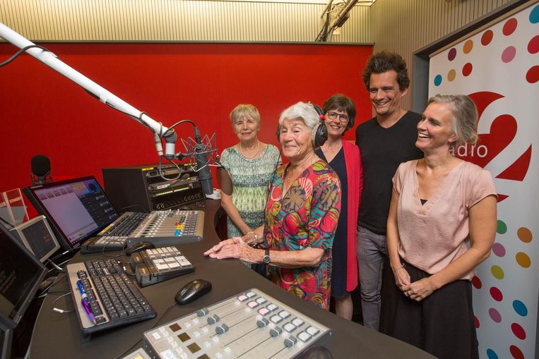 Alles Live En Enkel In De Micro Praten Hasselt In De Buurt Hln