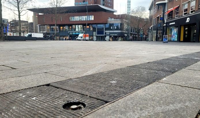 Haken op het Van Heekplein.