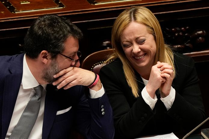 Il premier italiano Giorgia Meloni con il ministro delle Infrastrutture e dei trasporti Matteo Salvini all'inizio di questa settimana.