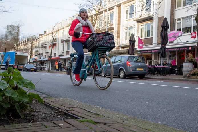De wijk rondom de Theresiastraat is weer booming en fris. Een wijk opgebouwd na het bombardement in Wereldoorlog 2