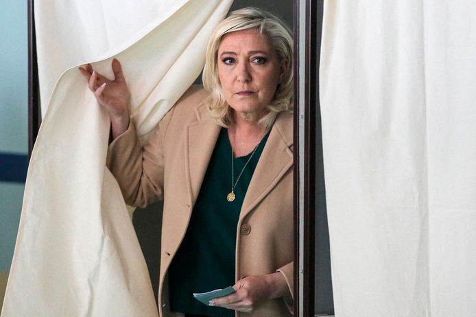 Kanidate Marine Le Pen at a voting booth in Henin-Beaumont, northern France.