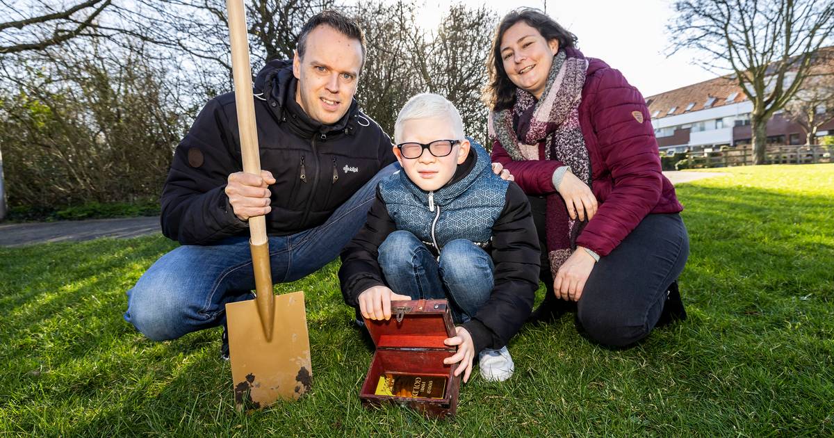 Geld voor een reis naar geboorteland van Huang (9) was er niet, dankzij goudstaaf kan het nu toch - 