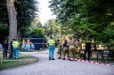 Een gedeelte van het Wilhelminapark in Tilburg is met linten afgesloten voor politieonderzoek.