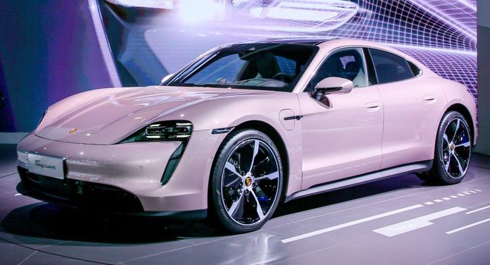 elegant cijfer niettemin Porsche wil met roze auto meer vrouwelijke kopers aantrekken | Mobiliteit |  hln.be