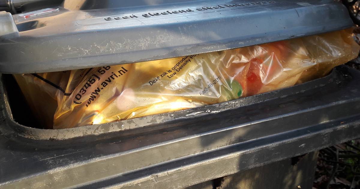 Avri: binnenkort gratis oranje zakken meer voor plastic afval | West | gelderlander.nl