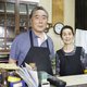Ondanks hun hoge leeftijd houden Fumio Hayasaka (77) en zijn vrouw hun café open. ‘We hebben geen keuze’
