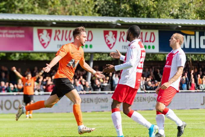 HHC Hardenberg won vorige week eenvoudig van IJsselmeervogels en was zaterdagmiddag ook te sterk voor TEC. Door de nederlaag van De Treffers gaat de ploeg van Pascal Diender aan kop in de Tweede divisie.